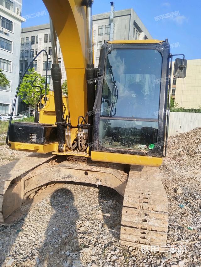 大臂油缸整體?豎拍（工作和回轉(zhuǎn)裝置）