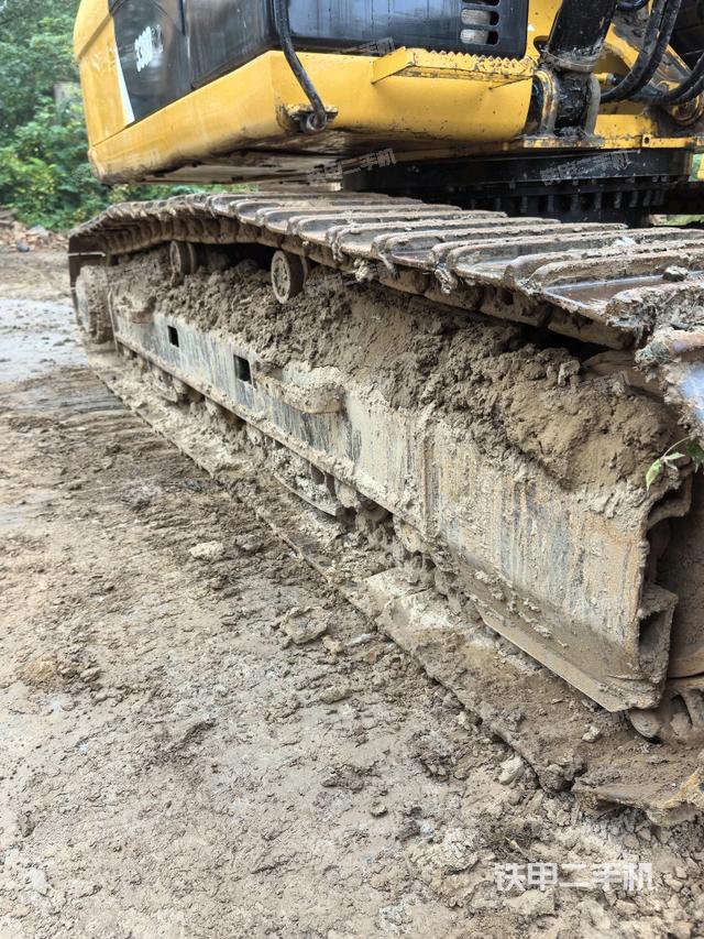 單側(cè)履帶整體（整機(jī)外觀(guān)）