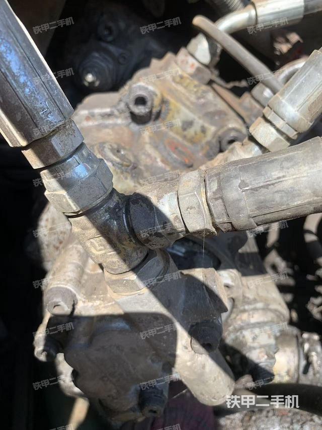 液壓泵艙室正面整體（整機(jī)外觀）