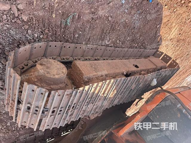 右側(cè)履帶整體?（行走機構(gòu)）