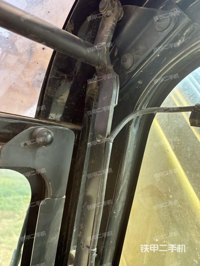 右侧玻璃角标（驾驶室部分）