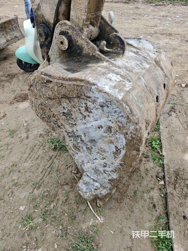 小臂整体右前（工作和回转装置）