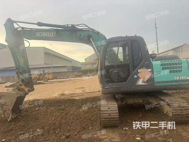 神鋼SK140LC-8挖掘機(jī)