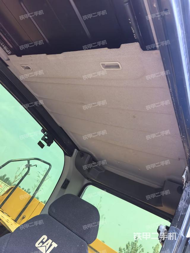 駕駛室頂部（整機(jī)外觀）