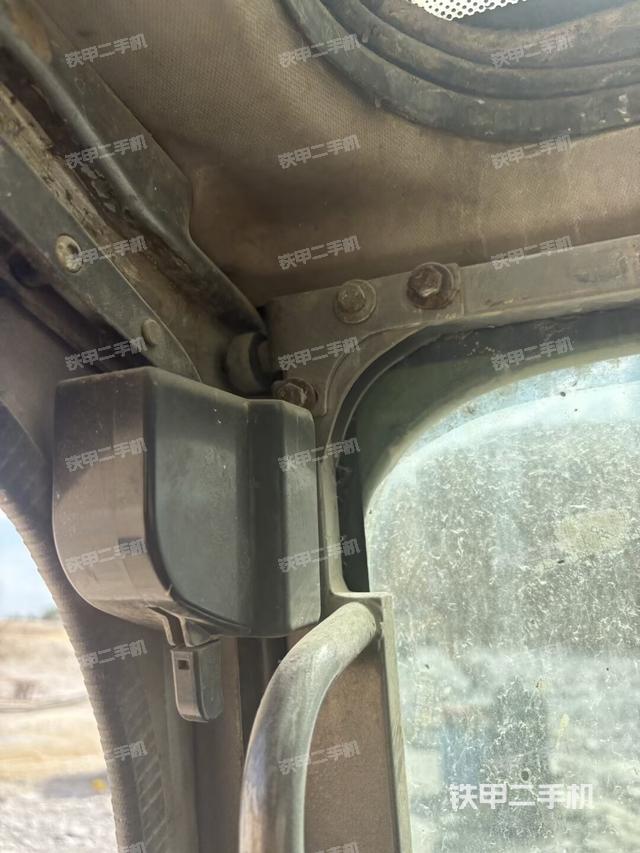 右侧玻璃角标（驾驶室部分）