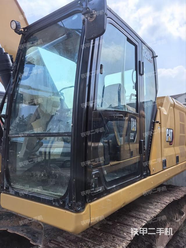 駕駛室整體（整機外觀）