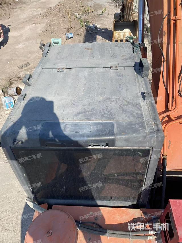 駕駛室頂部（整機(jī)外觀）