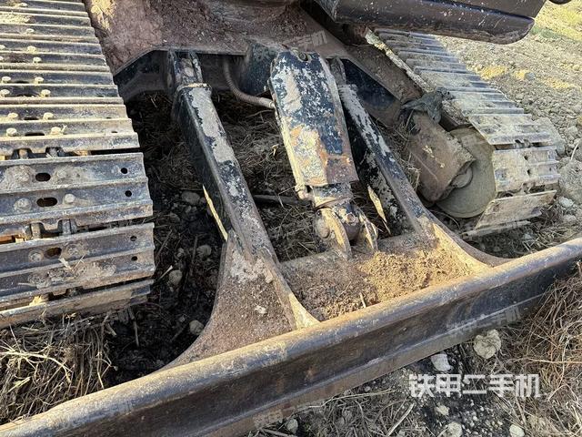 转盘和下车架正前（工作和回转装置）