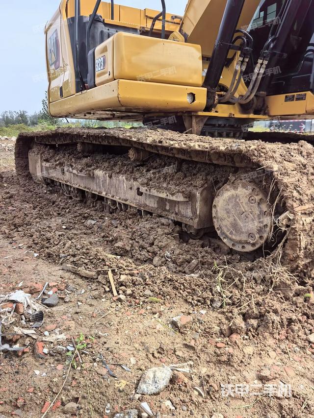 單側(cè)履帶整體（整機(jī)外觀）