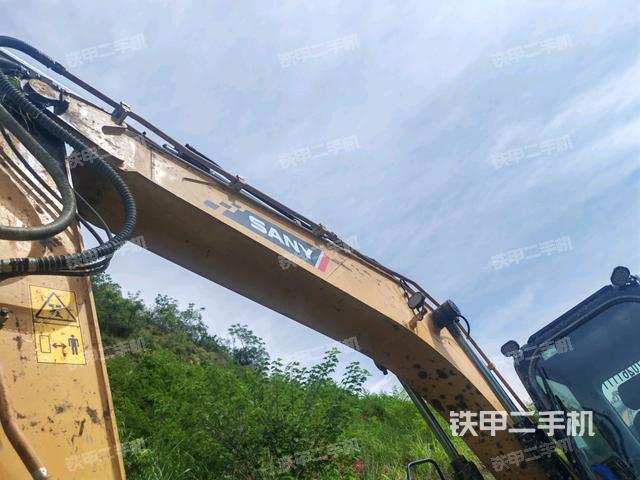 转盘和下车架正前（工作和回转装置）