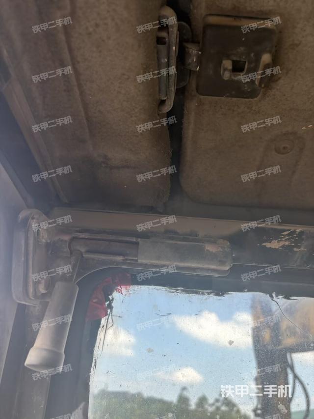 右側(cè)玻璃角標(biāo)（駕駛室部分）