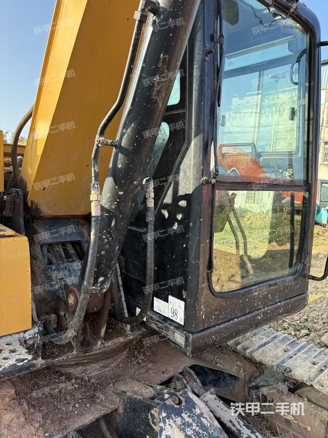 小臂整体右前（工作和回转装置）