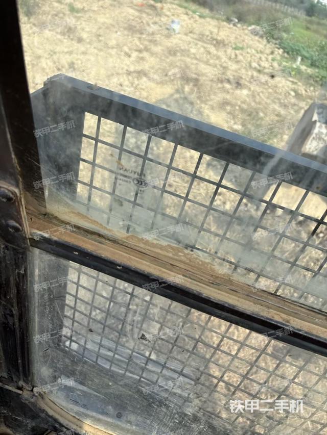 座椅后部（驾驶室部分）