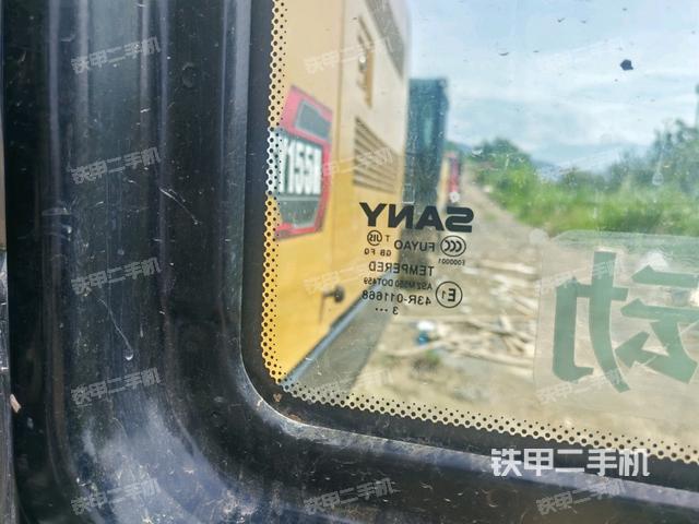 驾驶室正侧（驾驶室部分）