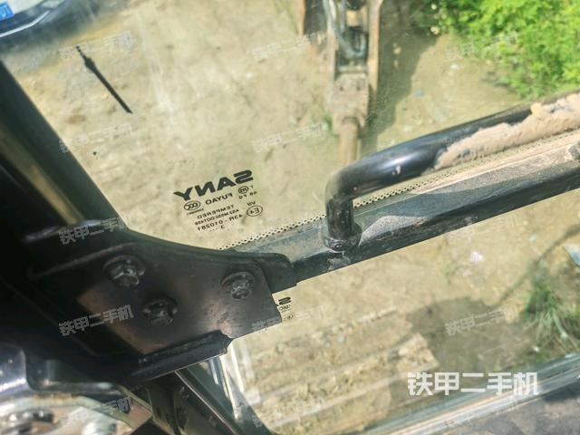 座椅后部（驾驶室部分）