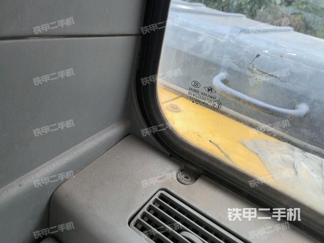 后窗玻璃角标（驾驶室部分）