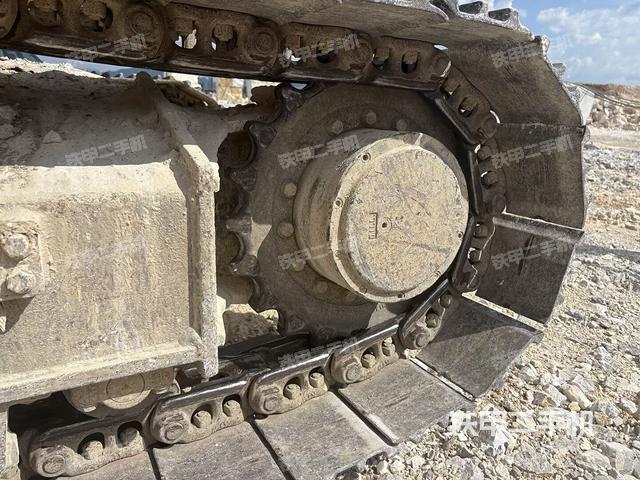 右驱动轮（行走机构）