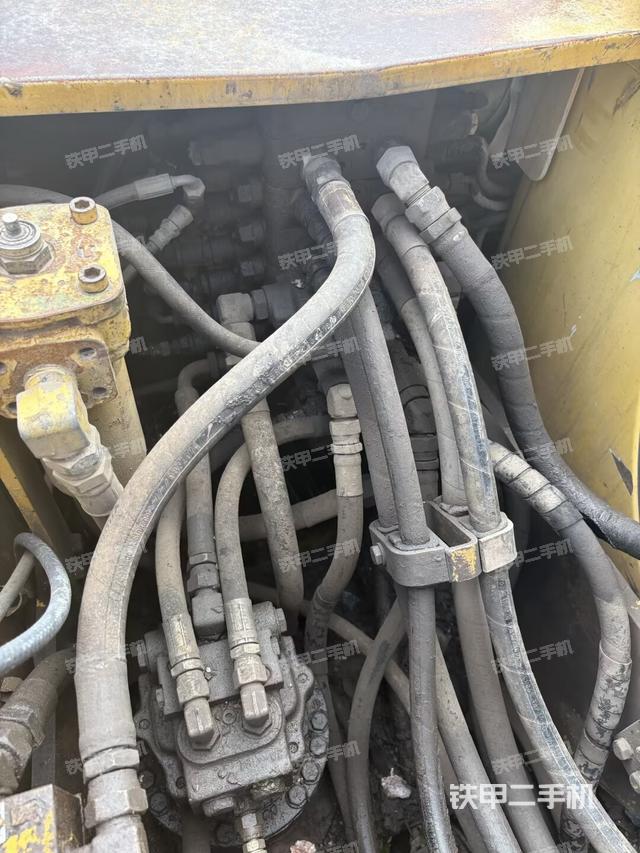 駕駛室頂部俯視（上車(chē)部件）