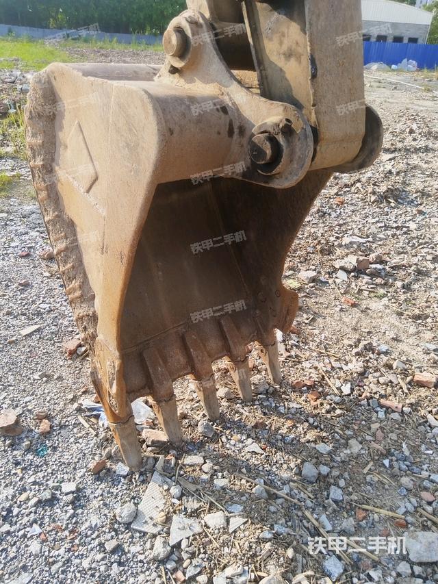 鏟斗右后整體（工作和回轉(zhuǎn)裝置）