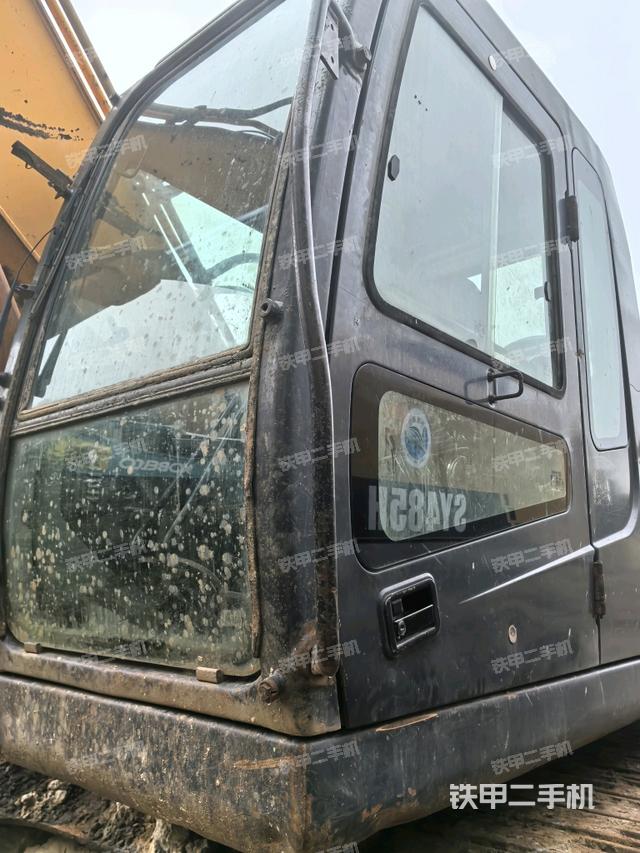 駕駛室整體（整機(jī)外觀）