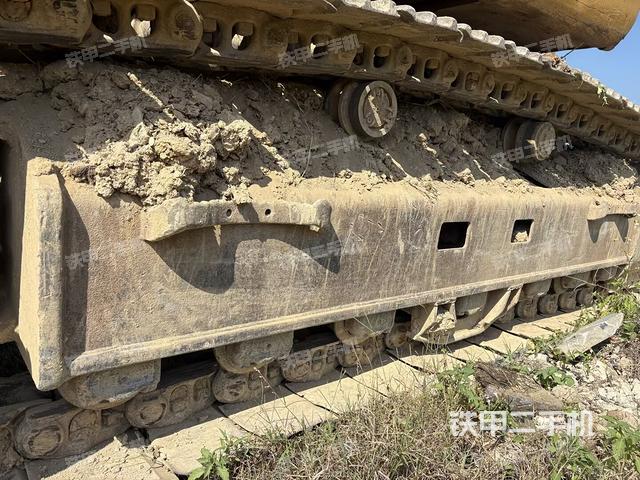 右驅(qū)動輪（行走機(jī)構(gòu)）