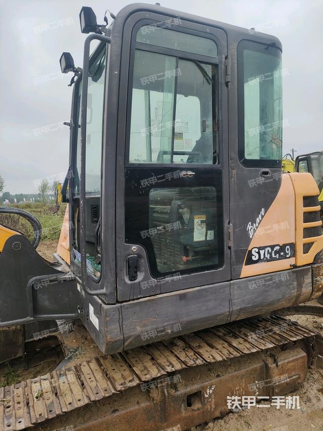 駕駛室整體（整機外觀）