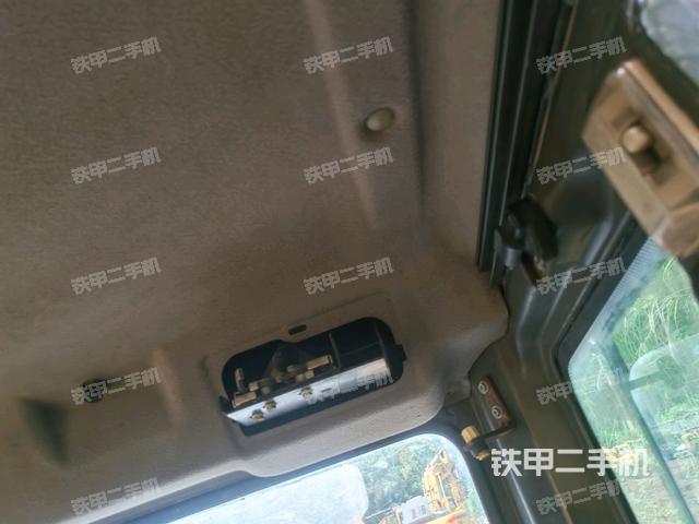 右側(cè)玻璃角標（駕駛室部分）