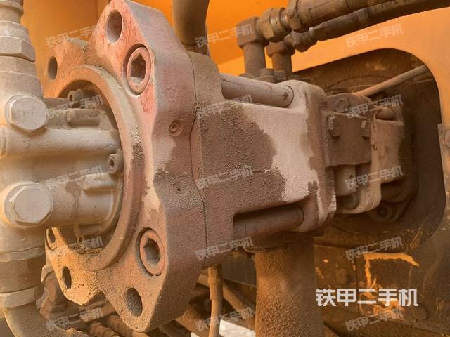 液壓泵艙室正面整體（整機(jī)外觀）