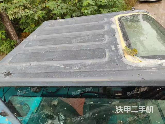 驾驶室顶部（整机外观）