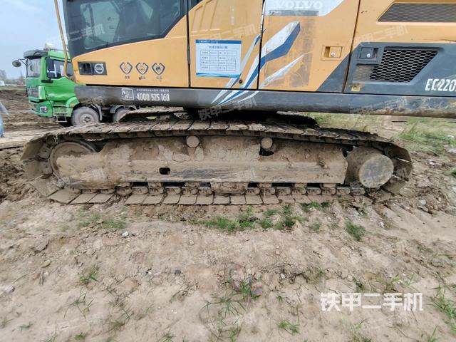 左側(cè)履帶整體?（行走機構(gòu)）