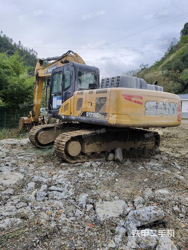 驾驶室顶部（整机外观）