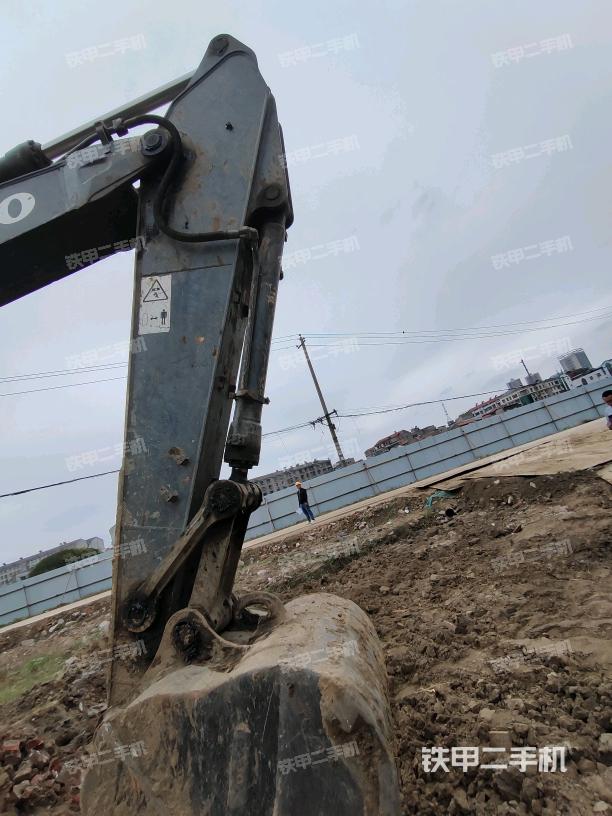 鏟斗右后整體（工作和回轉(zhuǎn)裝置）