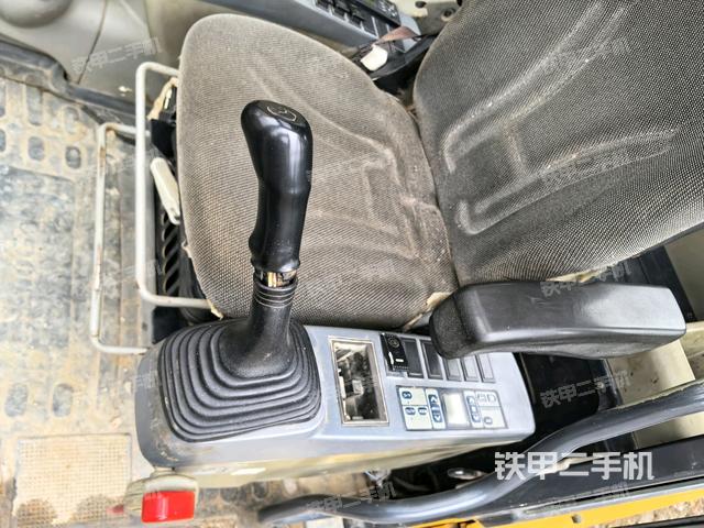 座椅左側(cè)控制臺(tái)/音響/含左手柄（駕駛室部分）