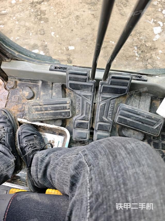 座椅右側(cè)控制臺/鑰匙門/油門/含右手柄（駕駛室部分）