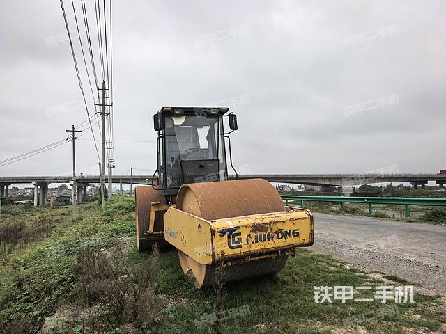 柳工624压路机
