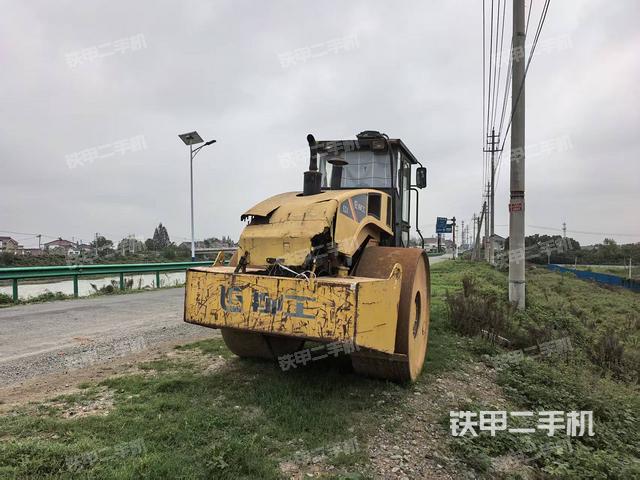 整机右后45°（设备外观及核心部件）