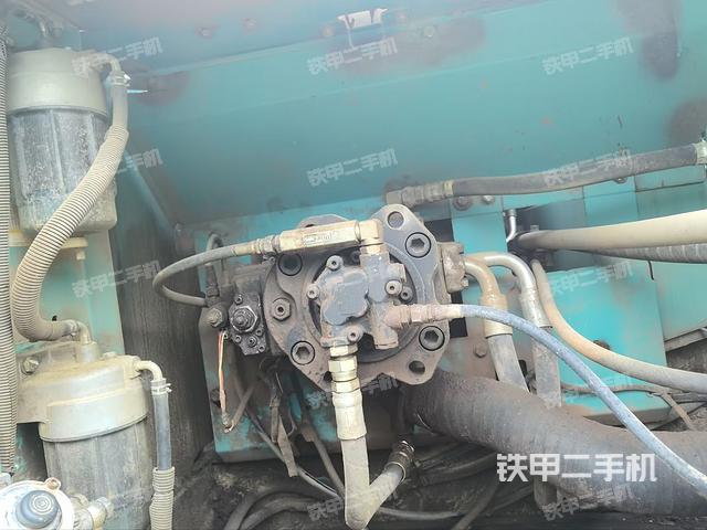 液壓泵艙室正面整體（整機(jī)外觀）