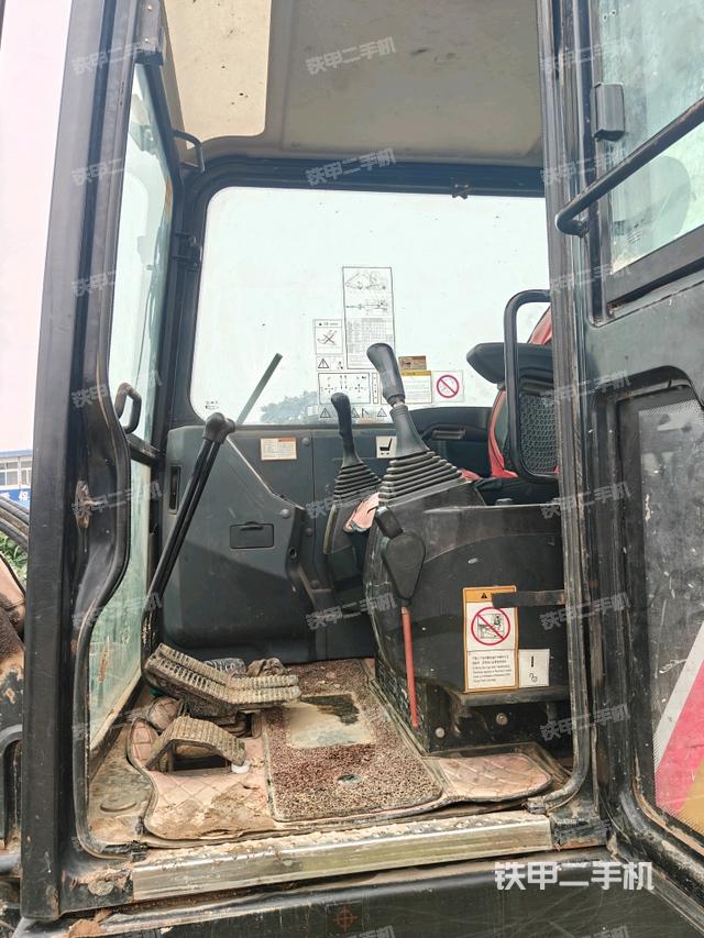 ?駕駛室正側(cè)（駕駛室部分）