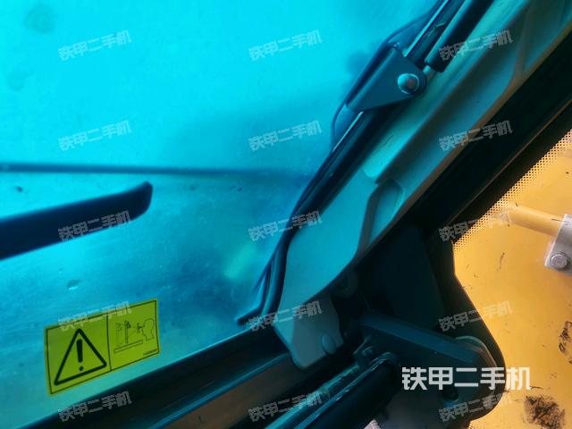 后窗玻璃角標（駕駛室部分）