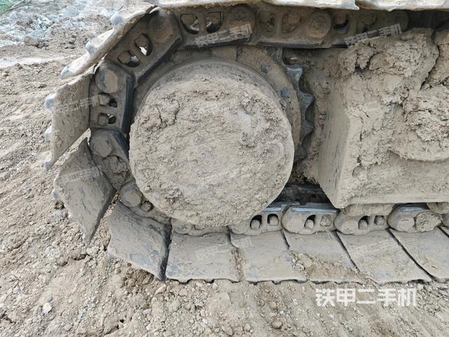 左驅(qū)動輪（行走機構(gòu)）