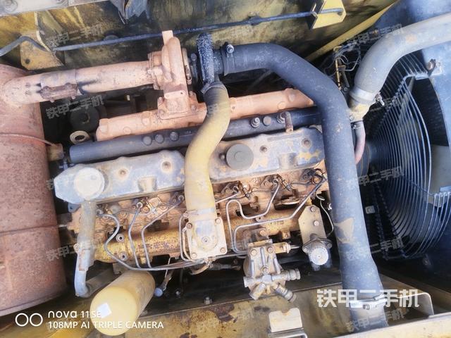 氣門室蓋螺絲特寫（上車部件）