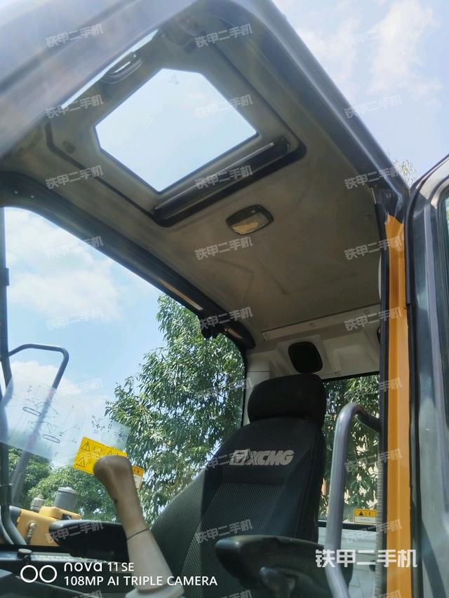 后窗玻璃角標（駕駛室部分）