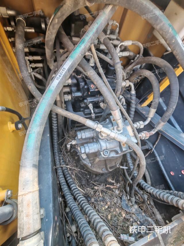 回轉(zhuǎn)馬達和主控閥（整機外觀）