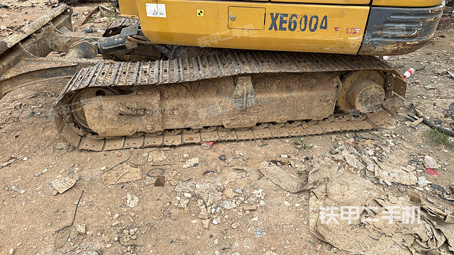 单侧履带整体（整机外观）