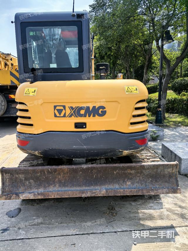 駕駛室頂部（整機(jī)外觀）