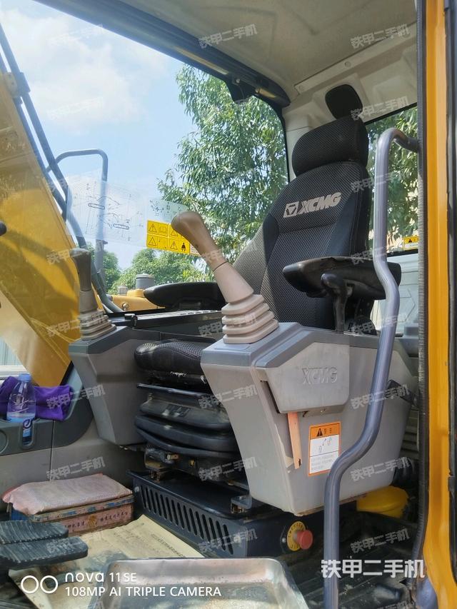 座椅右側控制臺/鑰匙門/油門/含右手柄（駕駛室部分）