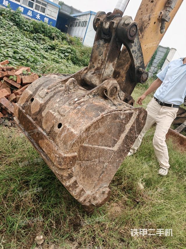 鏟斗右后整體（工作和回轉(zhuǎn)裝置）