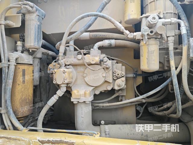 液壓泵斜45?右（大件艙室）