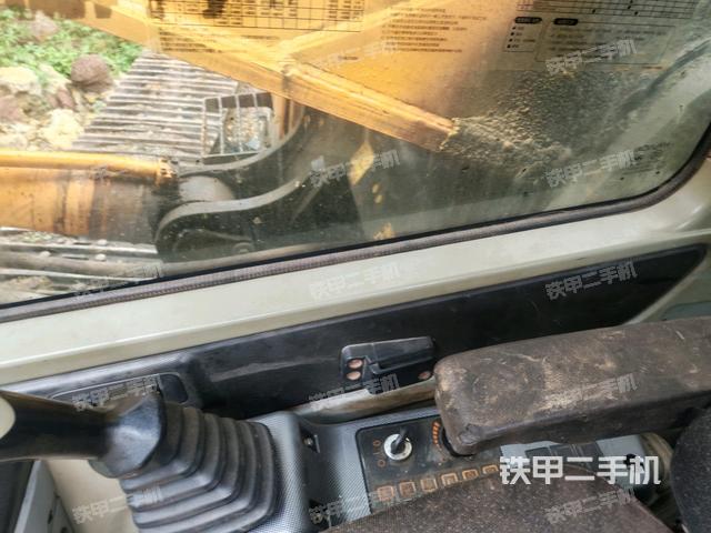 座椅右側(cè)控制臺(tái)/鑰匙門(mén)/油門(mén)/含右手柄（駕駛室部分）