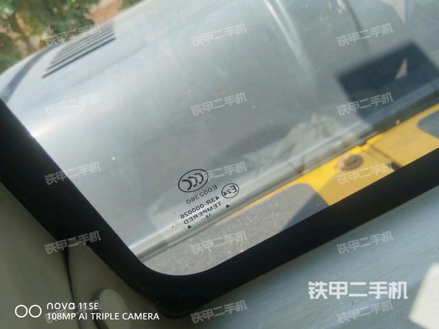 右側玻璃角標（駕駛室部分）